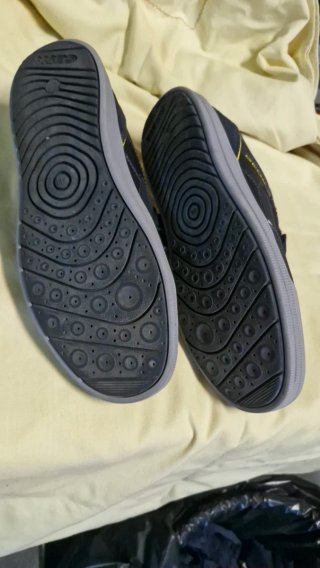 Zapatillas Geox Negras y Amarillas Talla 39