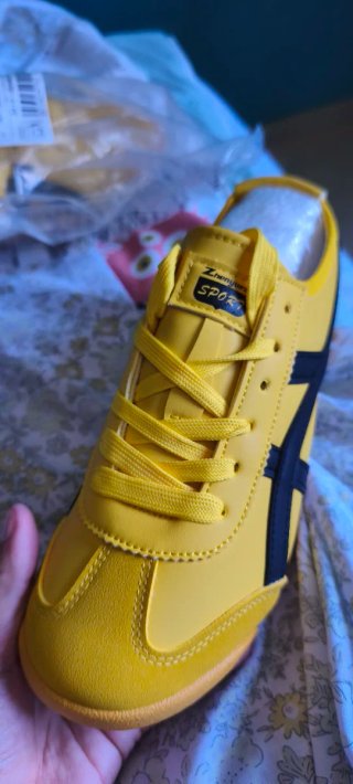 Tenis Deportivos Amarillos Talla 39