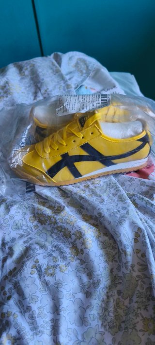 Tenis Deportivos Amarillos Talla 39