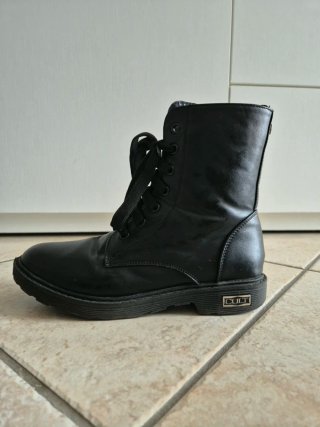 Anfibi Cult neri
