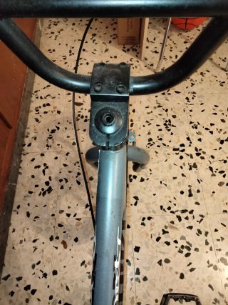 Bicicleta BMX Nishiki Gris