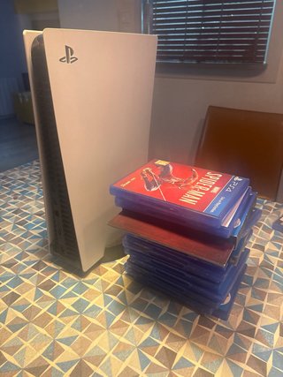 Playstation 5 + 13 Juegos