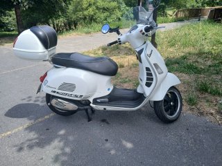 Vespa GTS 300 Super Blanca