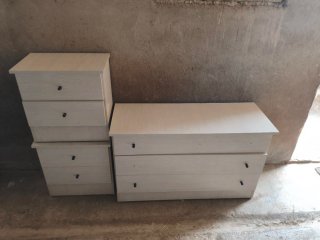 Cómoda y Mesitas de Noche Madera