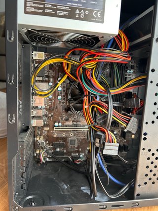 PC Torre NOX (Para piezas o reparar - No enciende)