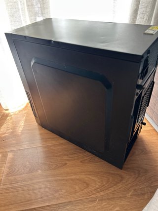 PC Torre NOX (Para piezas o reparar - No enciende)