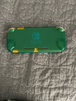 Nintendo Switch Lite con funda protectora