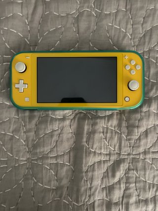 Nintendo Switch Lite con funda protectora