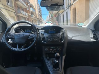 🚗 Ford Focus Titanium 1.0 EcoBoost 125 – Único pr