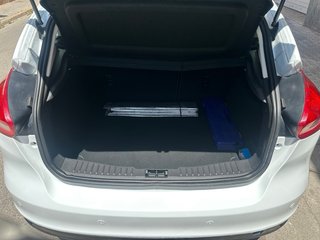 🚗 Ford Focus Titanium 1.0 EcoBoost 125 – Único pr