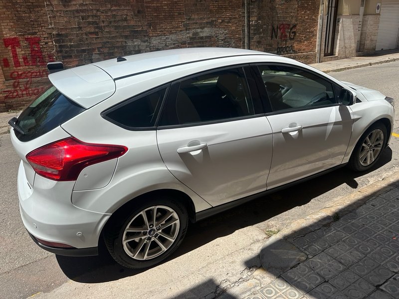 Ford Focus 2016, foto 2