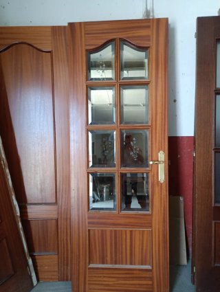 8 Puertas de Madera con Marcos