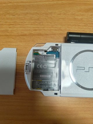PSP 3004 Blanco Perla + cámara + accesorios
