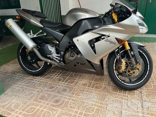 Kawasaki ZX10R Ninja Plata 2006 de serie