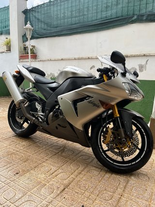 Kawasaki ZX10R Ninja Plata 2006 de serie