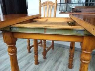 Mesa de comedor redonda con 3 sillas