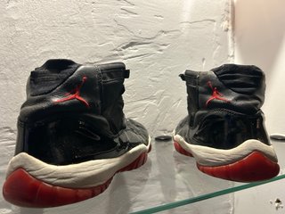 Nike Air Jordan 11 Retro Negro Rojo
