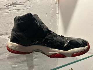 Nike Air Jordan 11 Retro Negro Rojo