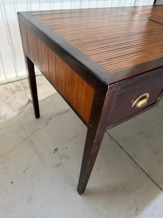 Escritorio de madera y bambú