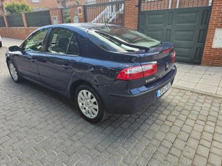 Renault Laguna 1.6i 110cv 140000km año 2002