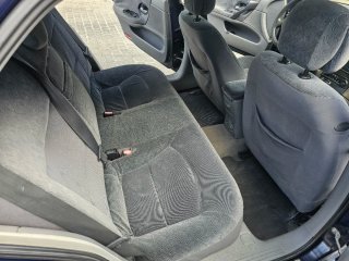 Renault Laguna 1.6i 110cv 140000km año 2002