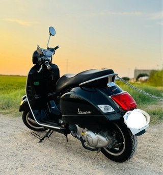 Vespa SUPER GTS 300 Negra Automática