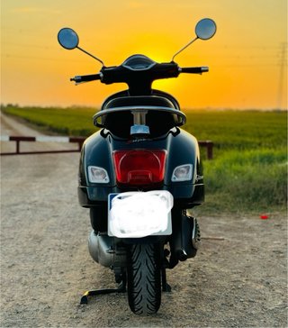 Vespa SUPER GTS 300 Negra Automática