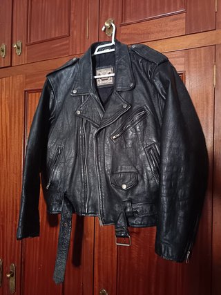 Chaqueta Cuero Negra Vintage Talla M/L (40)