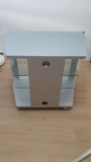 Mesa auxiliar TV cristal y metal