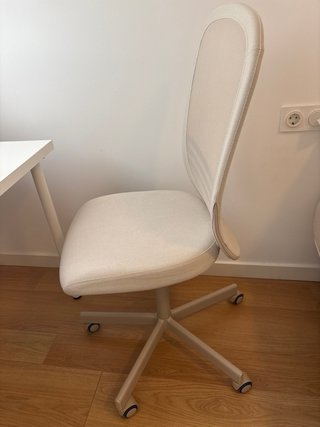 Silla de oficina ajustable beige