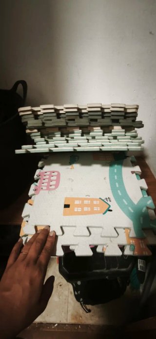 Alfombra infantil cerca de 25 piezas en Manises.