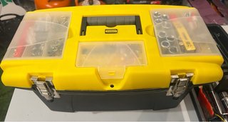 Caja de herramientas Stanley y taladro