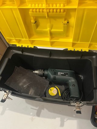 Caja de herramientas Stanley y taladro