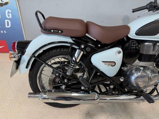 Royal Enfield Classic 350 Blanca