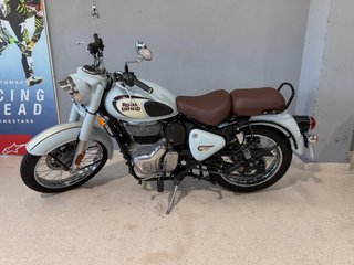 Royal Enfield Classic 350 Blanca