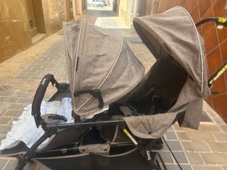 Carro gemelar para dos bebés carro muy resistente