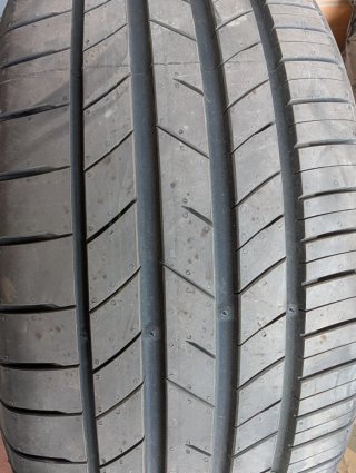 4 Neumáticos nuevos Kumho Ecsta HS5 225/40 R18 92Y