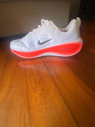 Nike Vomero Plus Naranja Blanco