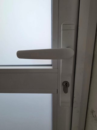 Puerta y ventana aluminio blanco