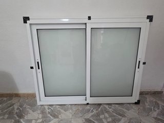 Puerta y ventana aluminio blanco