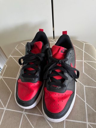 Zapatillas Nike Negras y Rojas