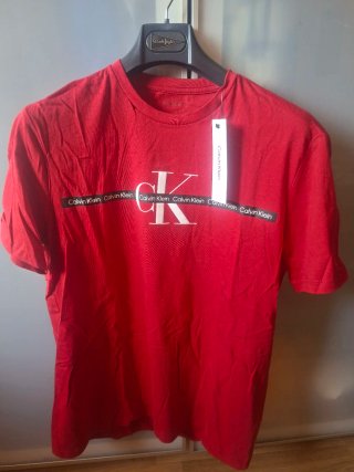 Camiseta Calvin Klein Roja Talla S NUEVA