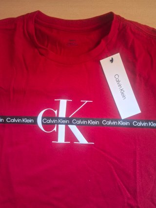 Camiseta Calvin Klein Roja Talla S NUEVA