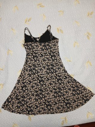 Vestido corto florecitas negro talla XS
