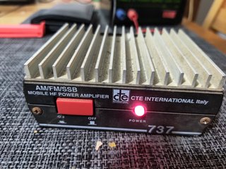 Amplificador CTE 737 AM/FM/SSB HF