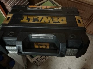 Martillo Dewalt D25144K con maletín