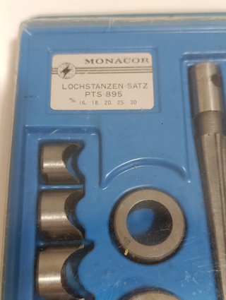 Set Fustelle Taglialamiere Monacor PTS-895