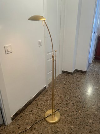 Lámpara de pie dorada vintage