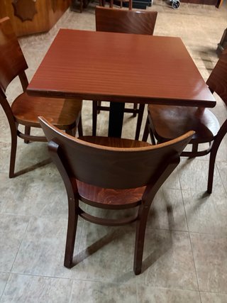 Tavoli da bar in legno