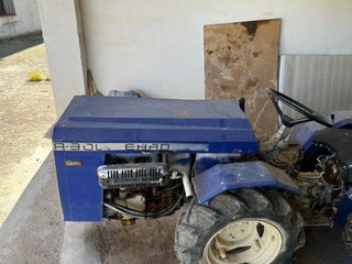 Tractor Ebro E30 con rotovator
